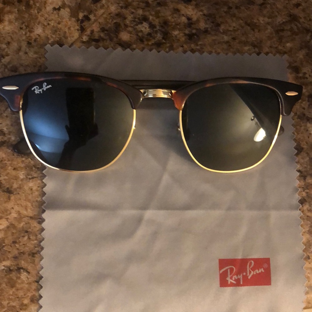 Ray-Ban Clubmaster with Case